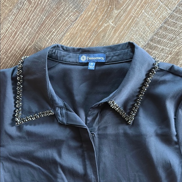 Democracy Elegant Women's Top with Beaded Collar - Picture 2 of 7
